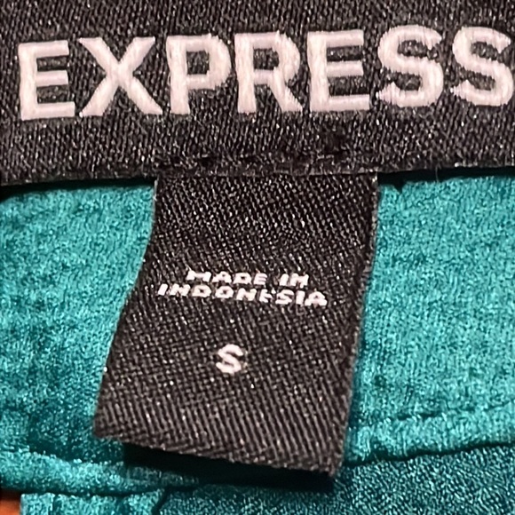 Small Express green mock neck long sleeve button back peep hole blouse top - Picture 11 of 15